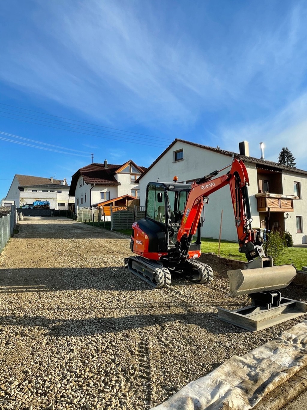 Geländevorbereitung mit Minibagger
